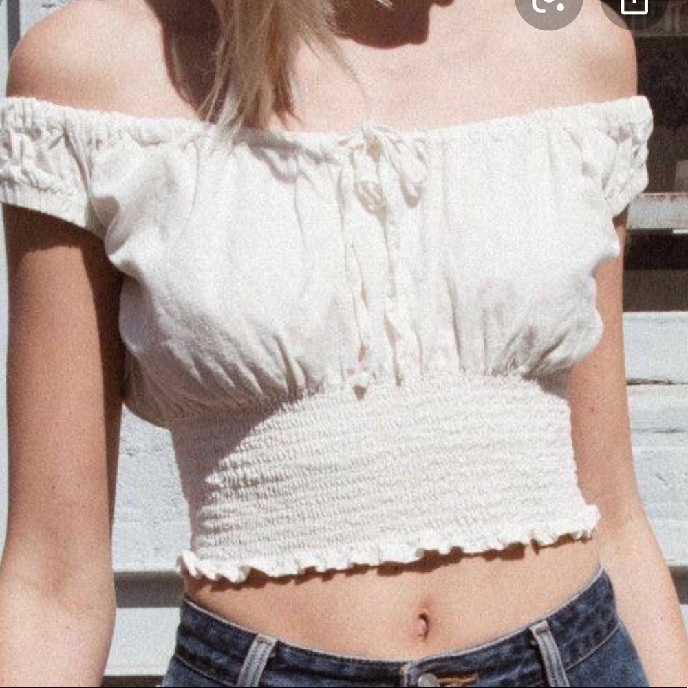 Bundle BRANDY MELVILLE MARILYN TOP (2 for 1!)